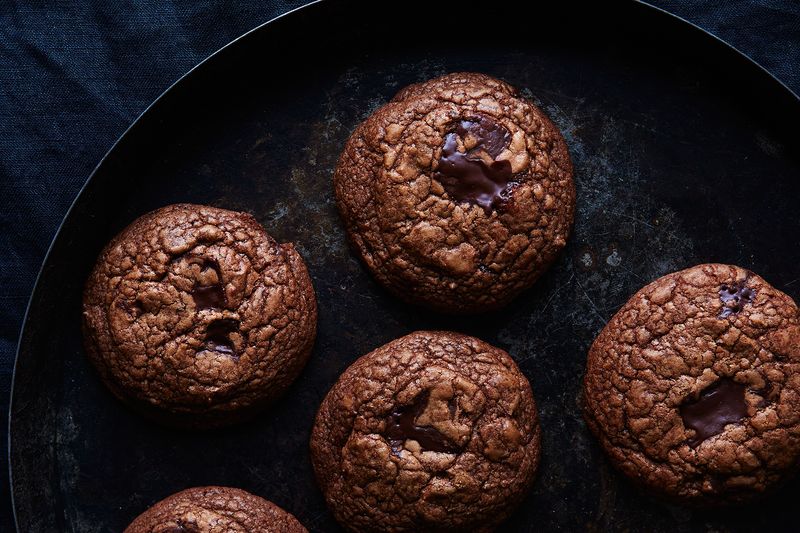 26032db9-db21-4c1c-a342-586f39912823--2015-1119_chocolate-pepper-cookies_linda-xiao-063_1-